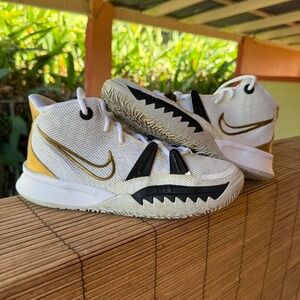 Nike‎ Kyrie 7 NBA Finals Rings GS Boys Size 5.5Y Sneakers CT4080-101